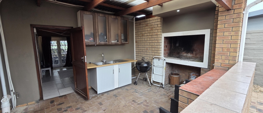 3 Bedroom Property for Sale in Arauna Western Cape